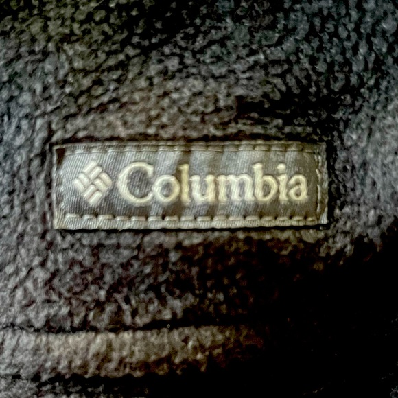 COLUMBIA KIDS BLACK ZIP UP FLEECE.:.WORN 1x..kids grow WAY TOO FAST!
SIZE 3T 🐰 - Picture 2 of 11